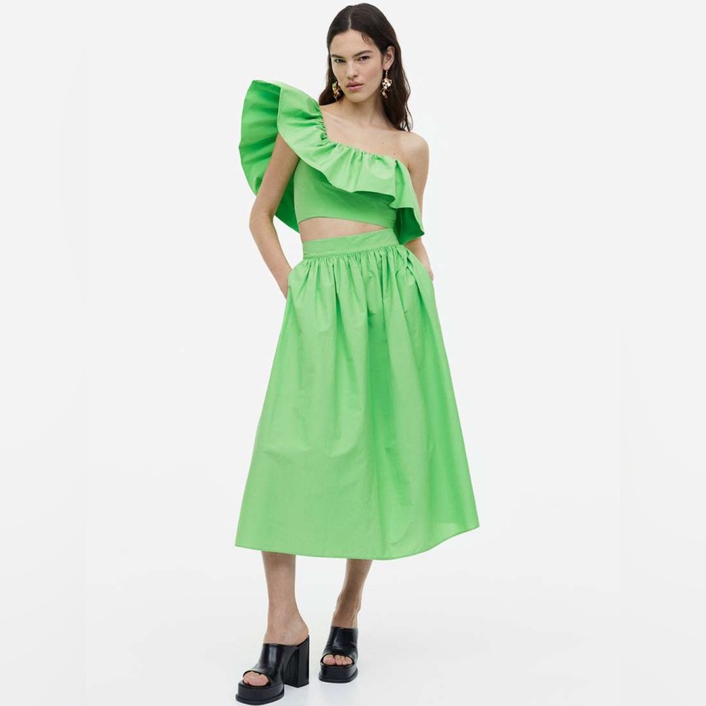 H&M Kelly Green Flared Skirt
